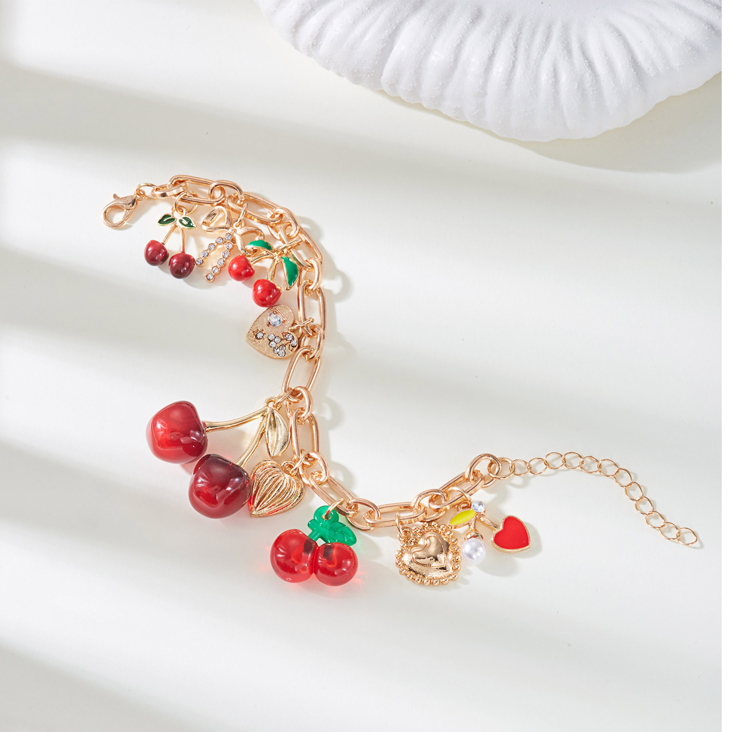 Sweet Cute Red Strawberry Cher - String Of Pearls Plant recension och pris