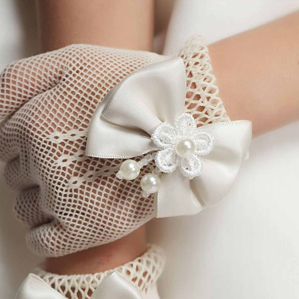 Kids Lace Pearl Fishnet Gloves - String Of Pearls Plant recension och pris